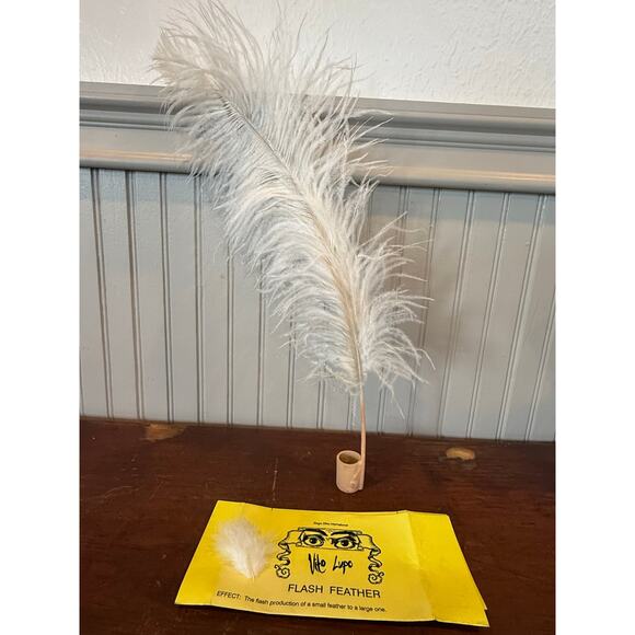 Vito Lupo Flash Feather Stage Illusion Magic Trick 1970s Prop - Picture 1 of 2